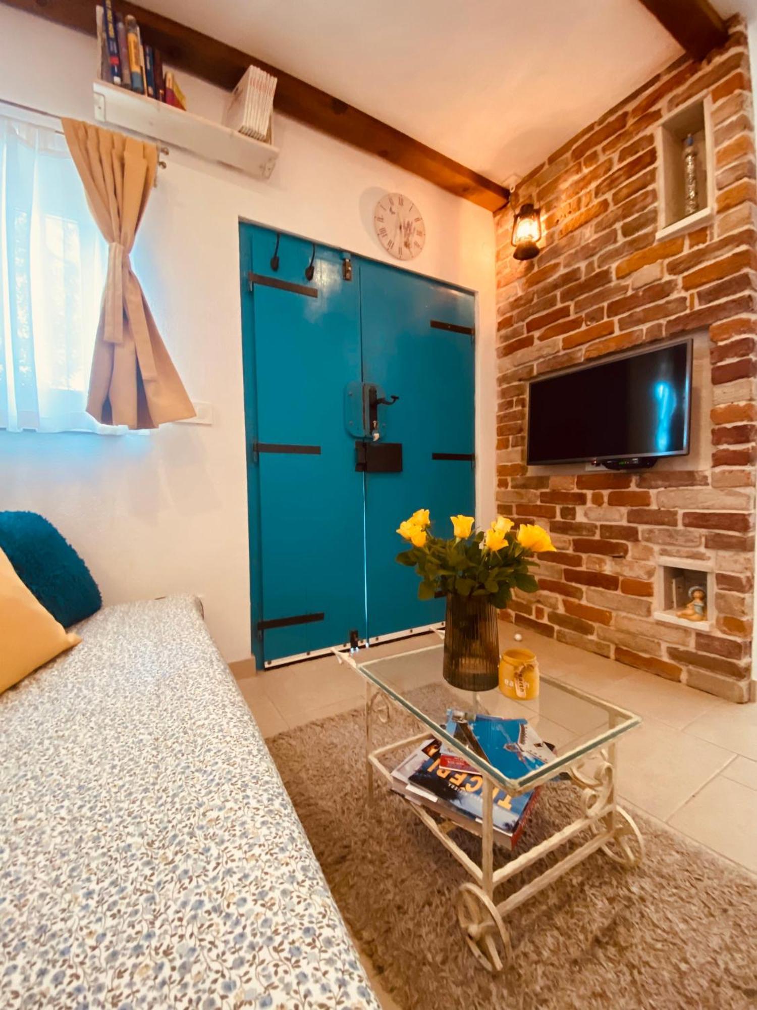 Mediteran Tucepi Bagian luar foto