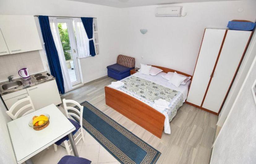 Mediteran Tucepi Bagian luar foto